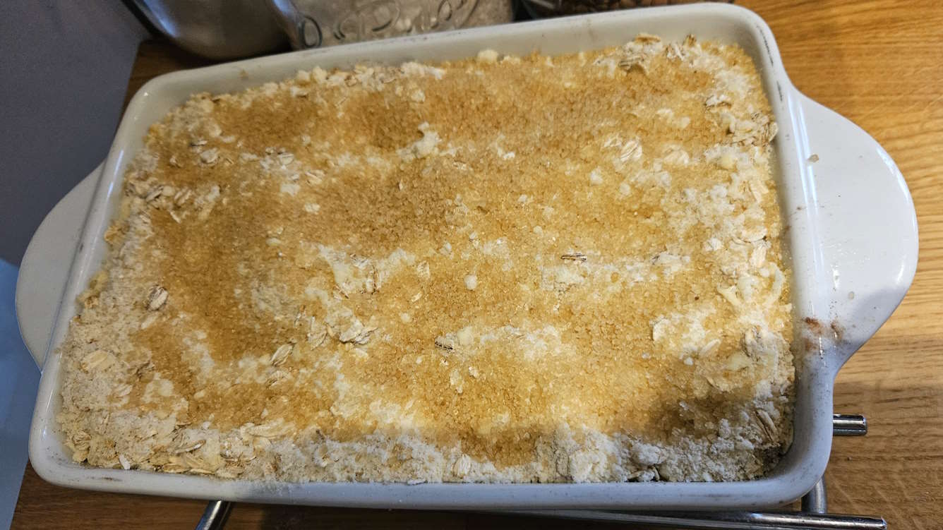 Apple Crumble with an oaty top